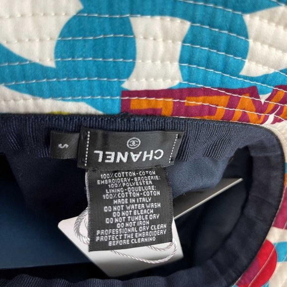 Chanel Street Style Wide-Brimmed Bucket 2023 Multi-Color Small Hat - Picture 6 of 8